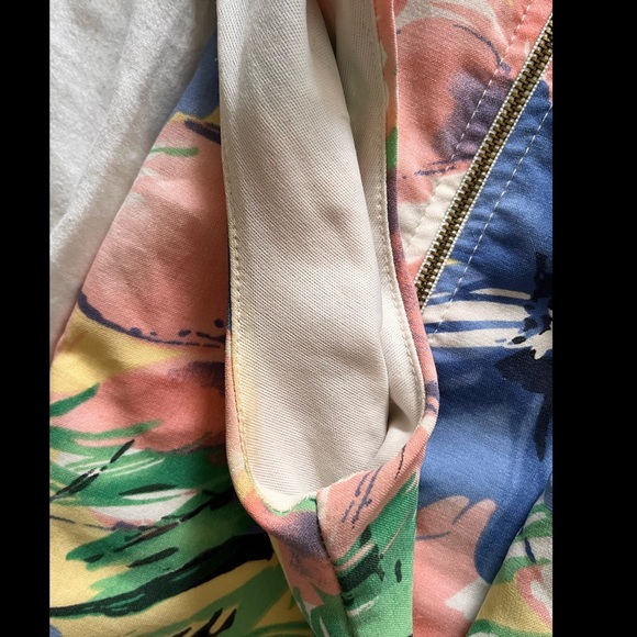 Floral Crop Top Size Medium - Picture 4 of 5